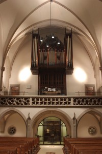 Orgelbühne mit Fleiter Orgel