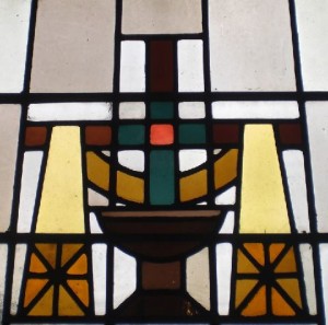 Kirchenfenster zum Weihesakrament